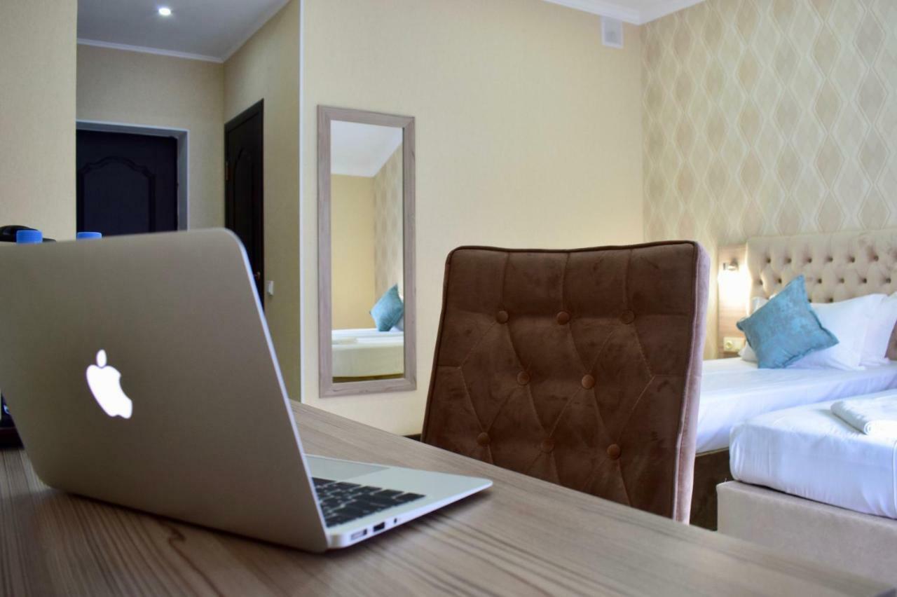 Dostar Inn Шимкент Екстериор снимка