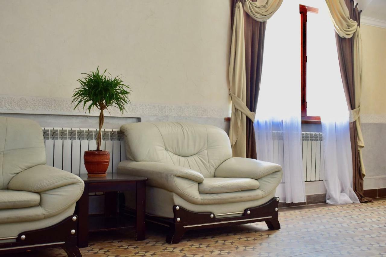 Dostar Inn Шимкент Екстериор снимка